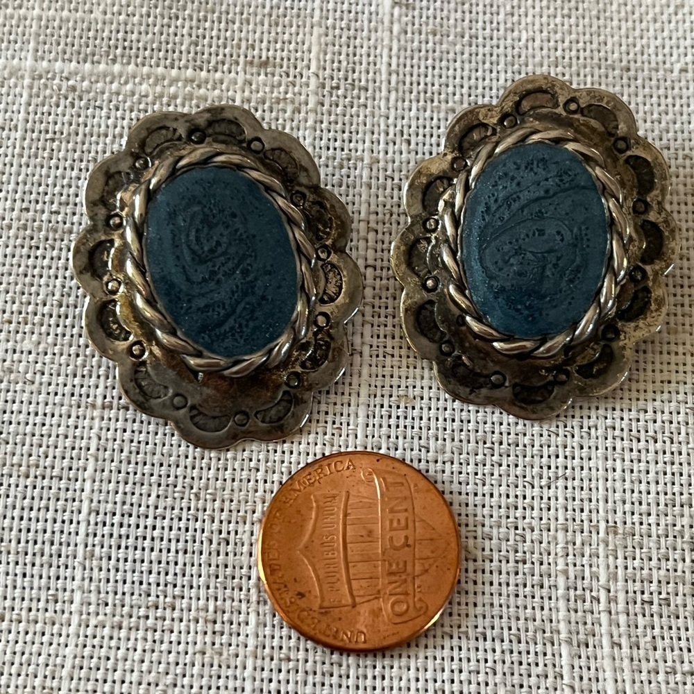 Silver Conch Southwestern Earrings Western blue enamel Oval Earrings Vintage .. - Picture 3 of 9
